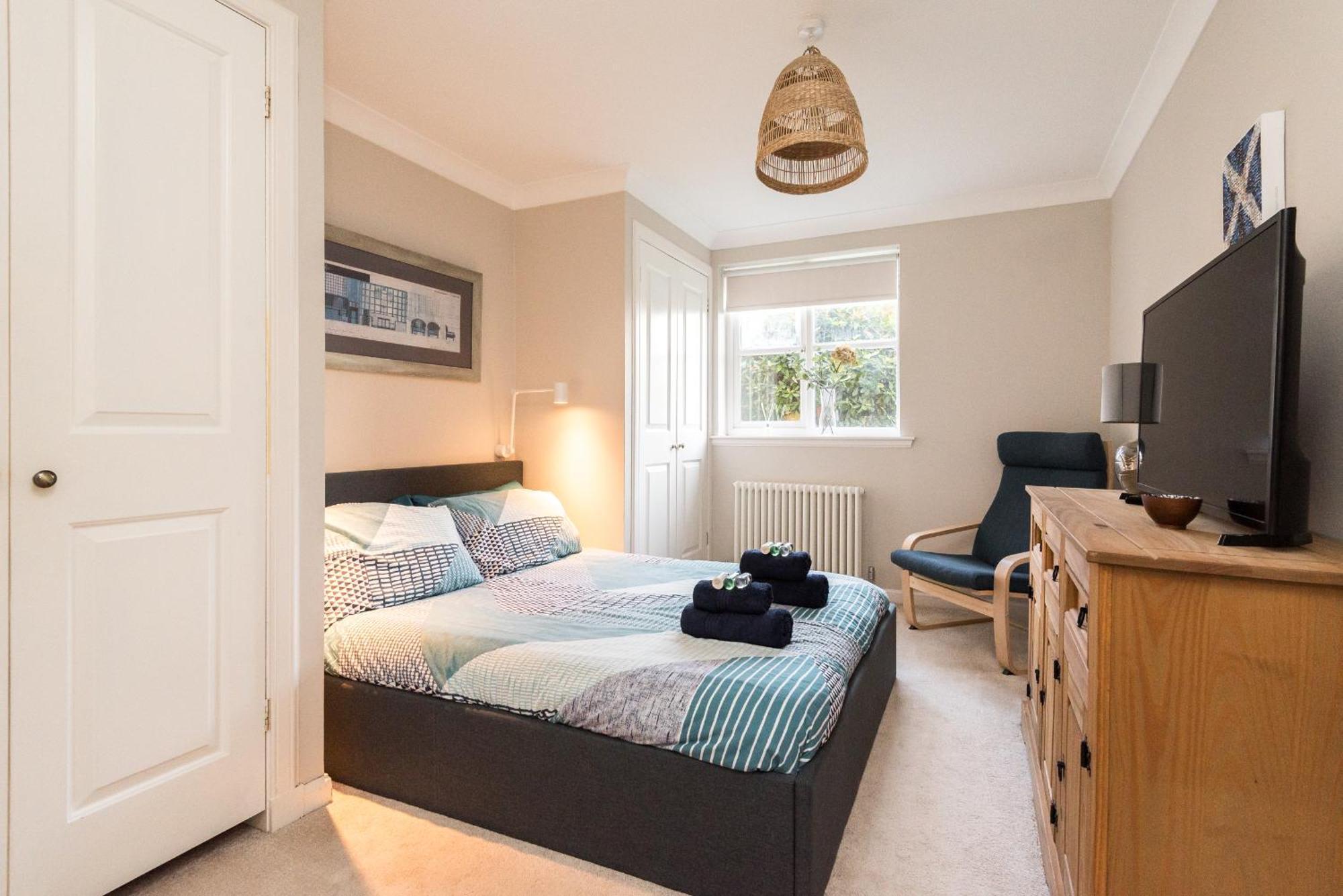 Cosy Roseburn Apartment, Edinburgh - 2 Bedrooms, Free Parking Exterior photo