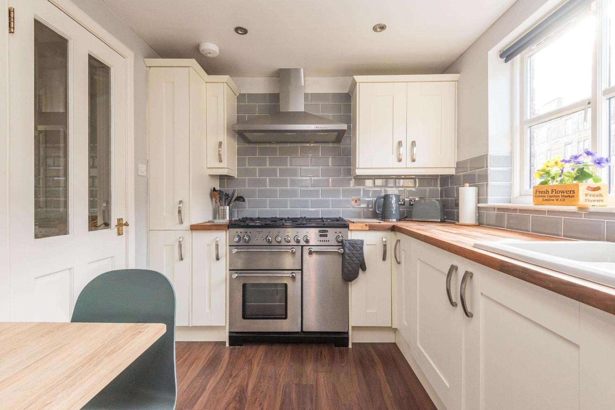 Cosy Roseburn Apartment, Edinburgh - 2 Bedrooms, Free Parking Exterior photo